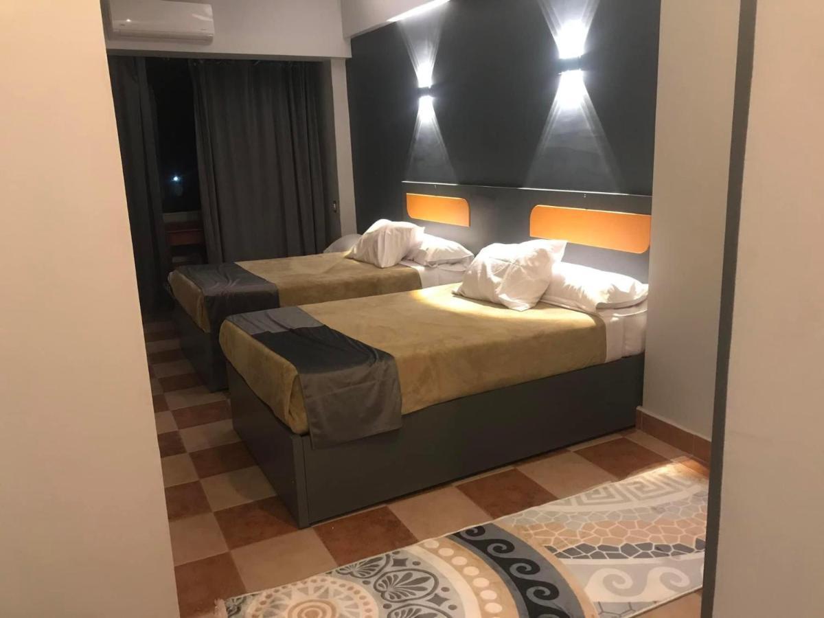 Royal Hotel Qinā Eksteriør billede