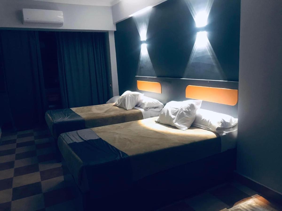 Royal Hotel Qinā Eksteriør billede
